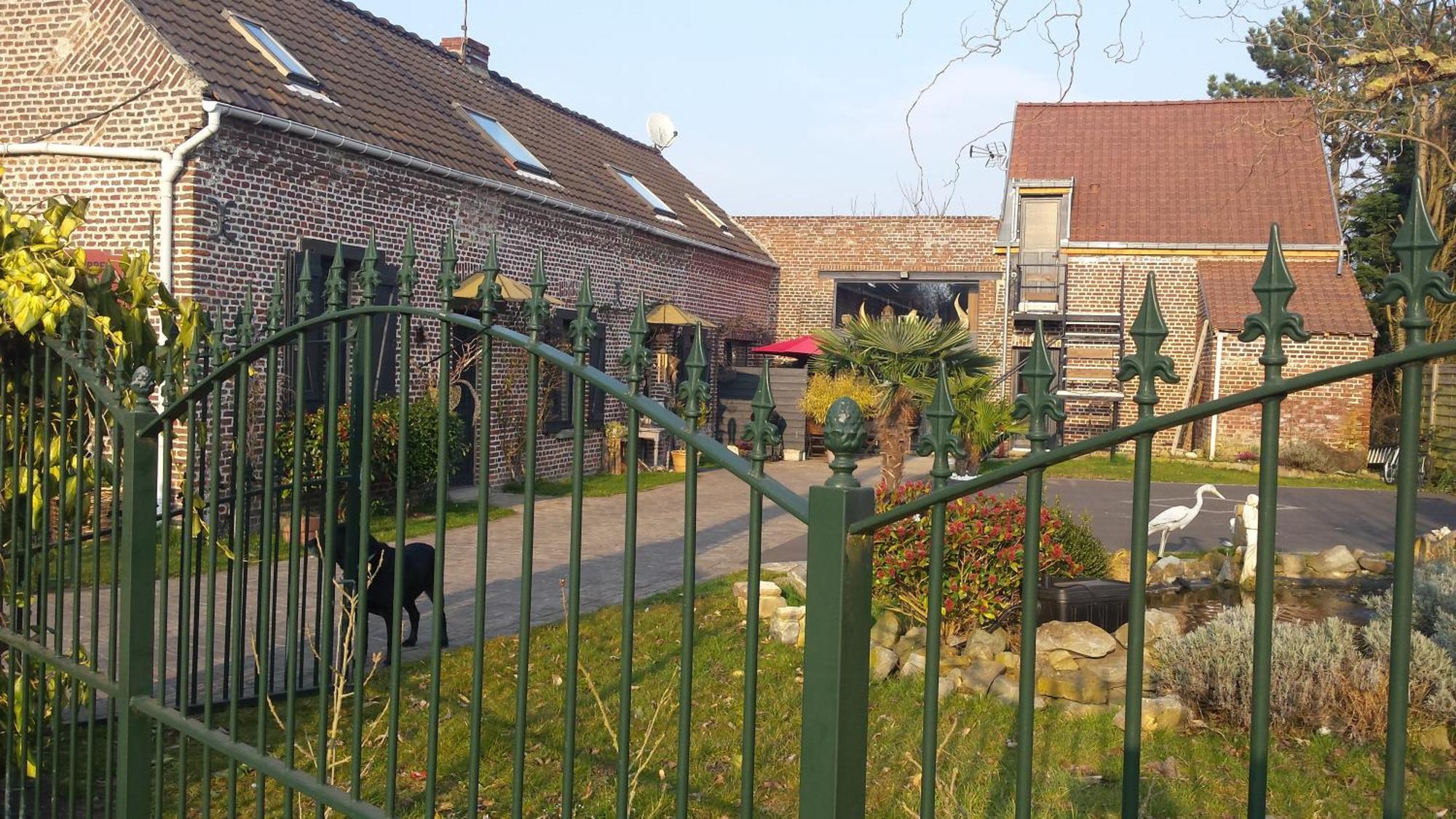 Chambres D Hotes ,Hotel ,Secret D'Une Nuit A Vicq Pres De Onnaing,Avec Piscine Exteriör bild