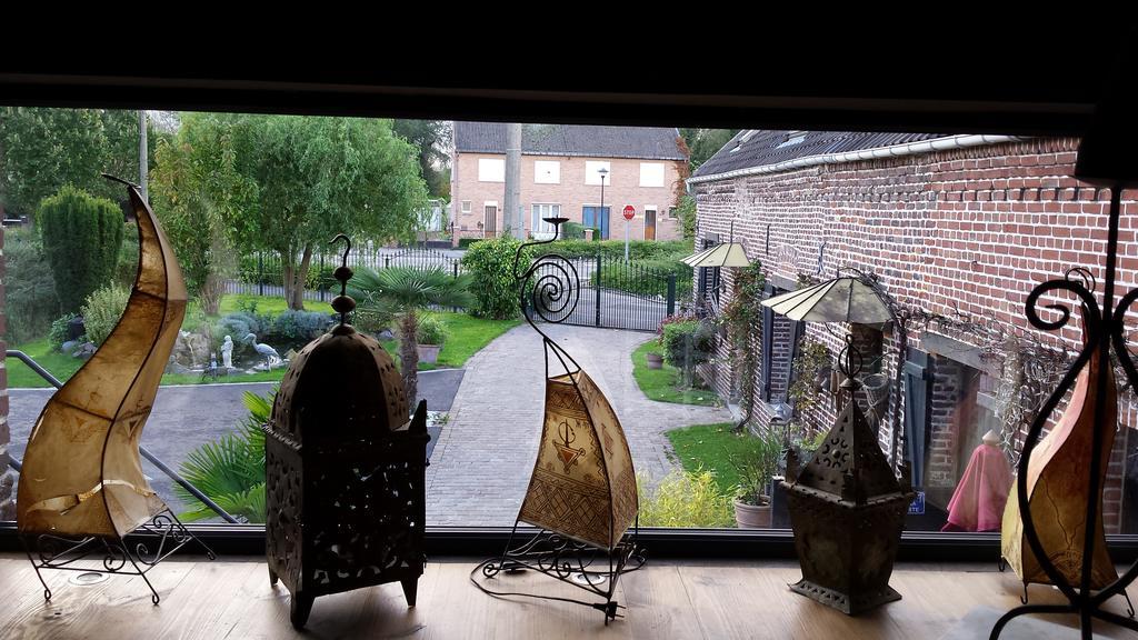 Chambres D Hotes ,Hotel ,Secret D'Une Nuit A Vicq Pres De Onnaing,Avec Piscine Exteriör bild