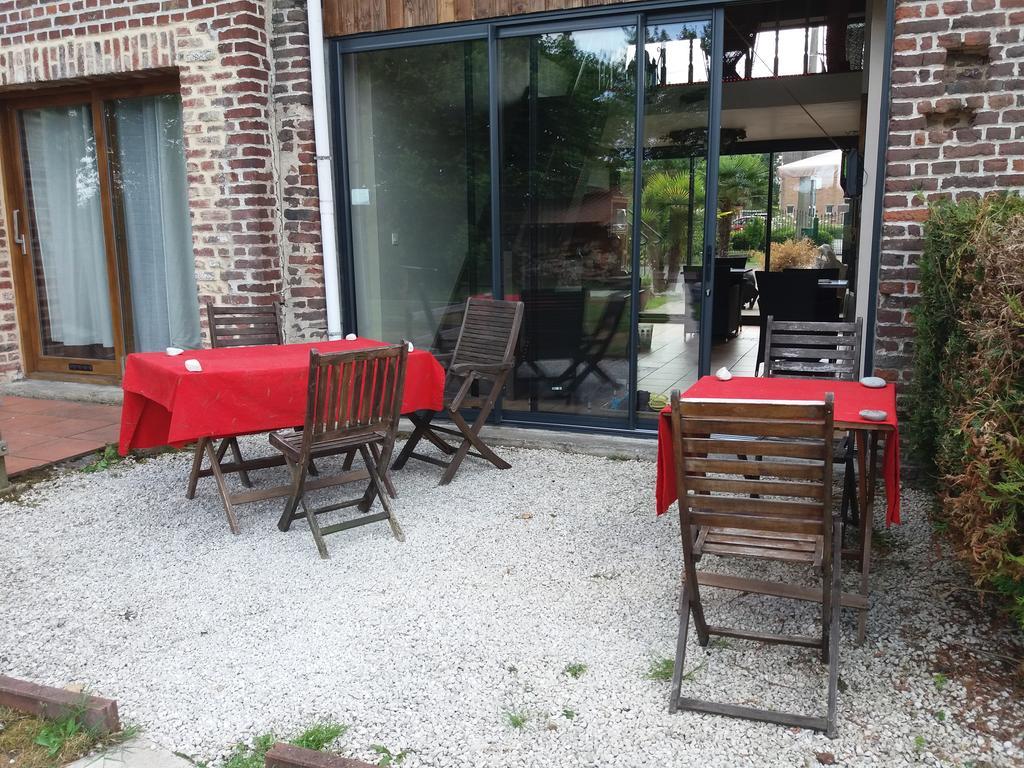 Chambres D Hotes ,Hotel ,Secret D'Une Nuit A Vicq Pres De Onnaing,Avec Piscine Exteriör bild