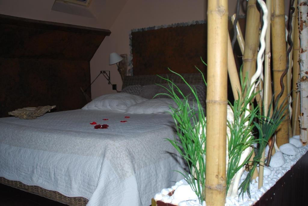 Chambres D Hotes ,Hotel ,Secret D'Une Nuit A Vicq Pres De Onnaing,Avec Piscine Exteriör bild